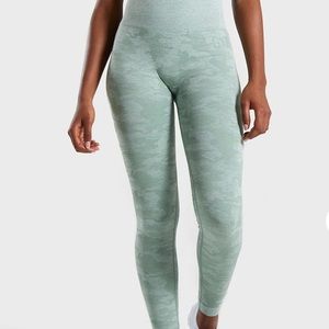 Gymshark Camo Seamless leggings . SAGE GREEN.